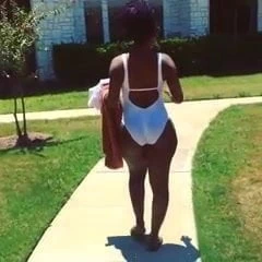 Swimsuit Ass Wiggle