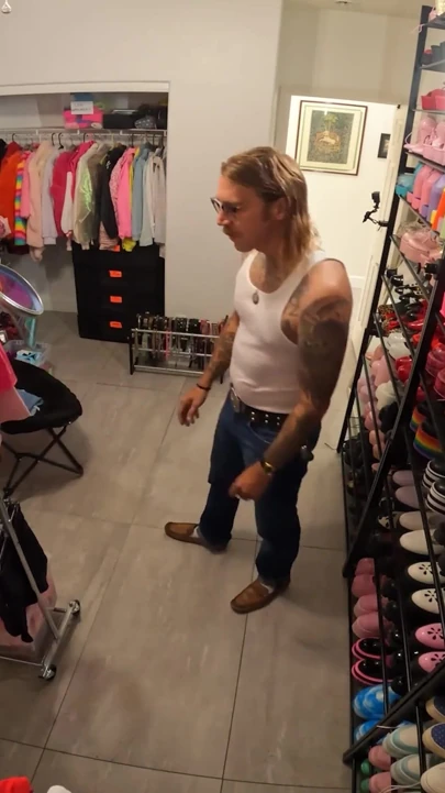 Utangaç Breezy Bri, Bryan Gozzling'in sert sikişi için azgın!
