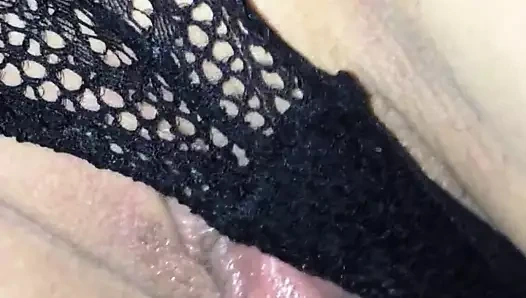 Onu kedi dudaklarında cesaret