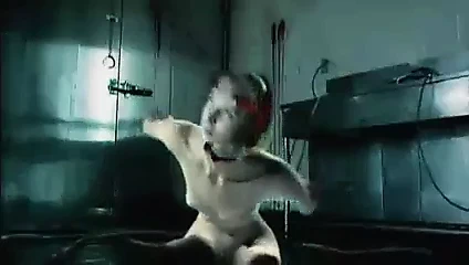 Çıplaklık ile Japon metal video