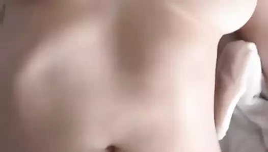 son derece kıllı sarışın