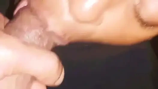 Boşalıncaya kadar fıstığımı boğazına boşaltıyorum!!