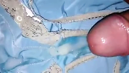 külot üzerinde boşalmak