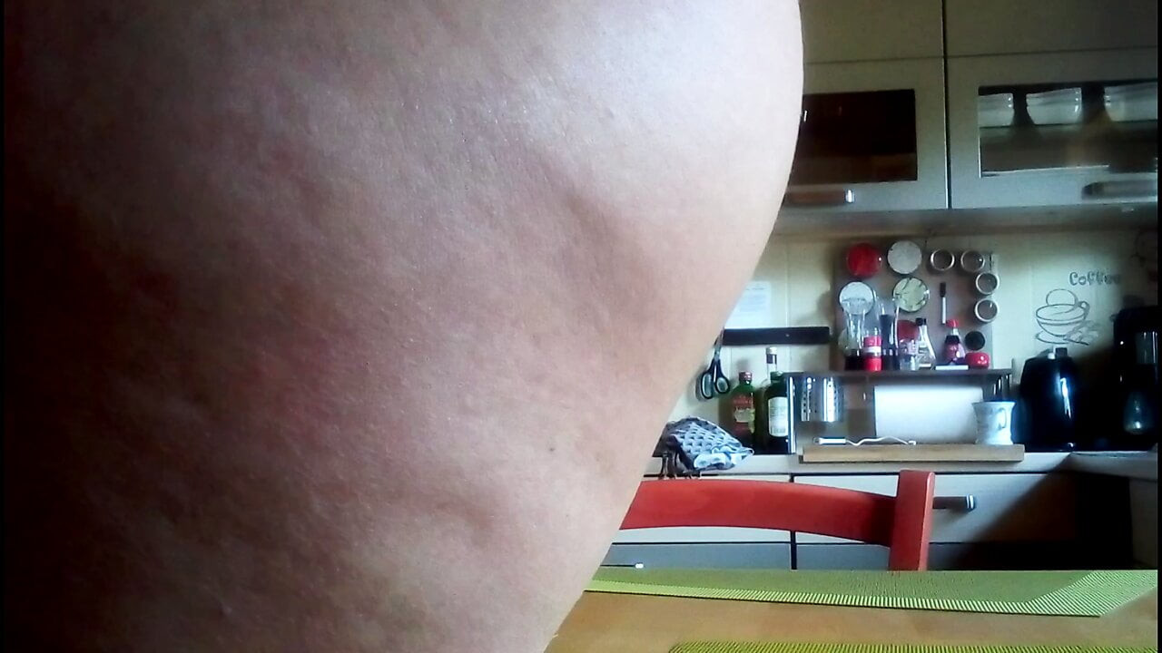 mutfak masasında yapay penis - bölüm 3