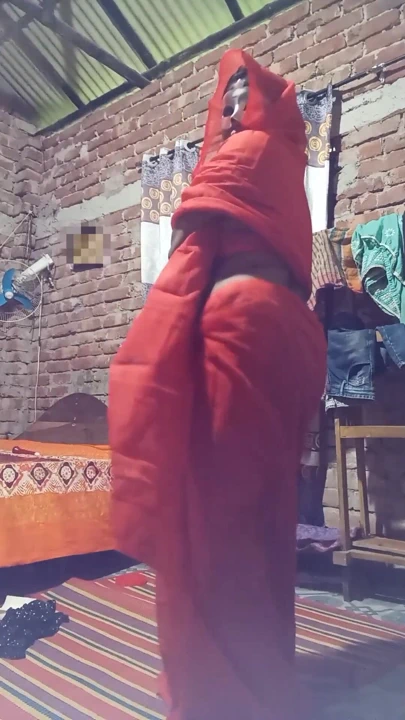 "Sari desi kızda ateşli bhojpuri striptiz dansı" dan muhteşem an yavaş baştan çıkarma"