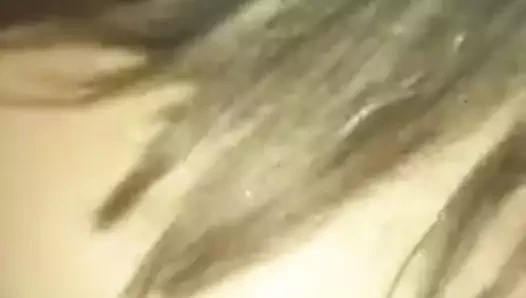 Queixou com o rabo