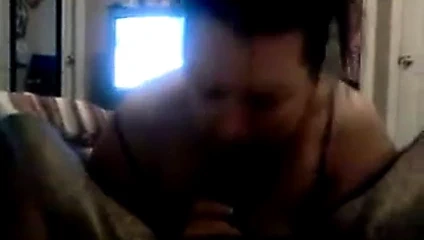 İri güzel beyaz kız yarak emiyor