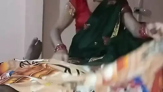 Jija Ji Ne Raat Me Sali Ko Farsh Par Litakar Raat Bhar Pelaa