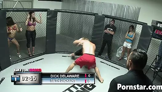 Genç Jynx Maze sıkı küçük göt deliğini sikiyor