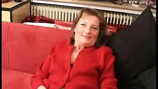 Gerçek azgın ev hanımı birkaç dildo ile yapıyor