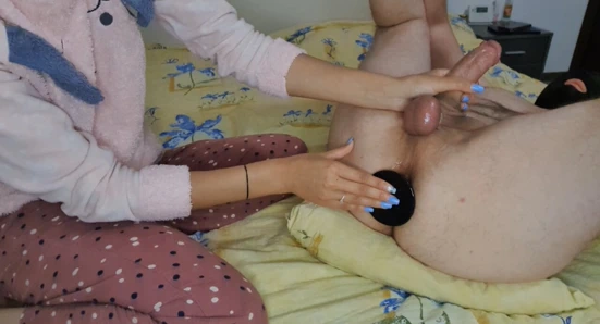 Büyük göt tıkacı olan adamımı sikmeye ve taşaklarını sıkmama bayılıyorum. Patlamaya hazır görünüyorlar