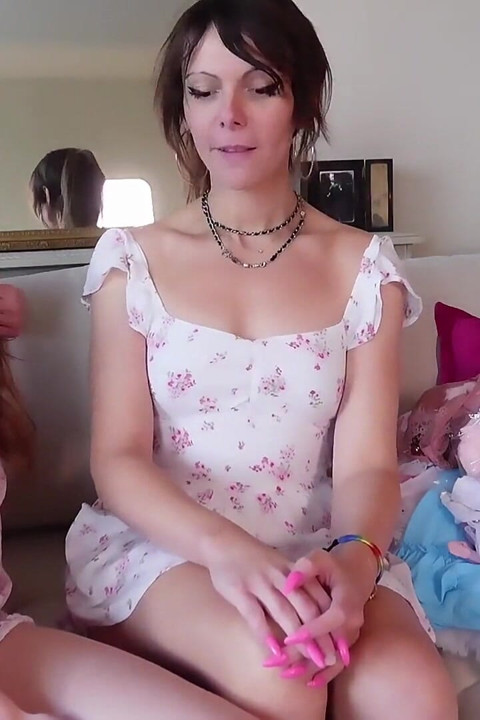 Sissy Joyce ve Sasha De Sade ile Kostüm Partisi