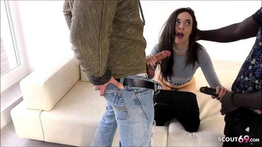 Küçücük kız kady ilk kaba mmf üçlü amatör seks