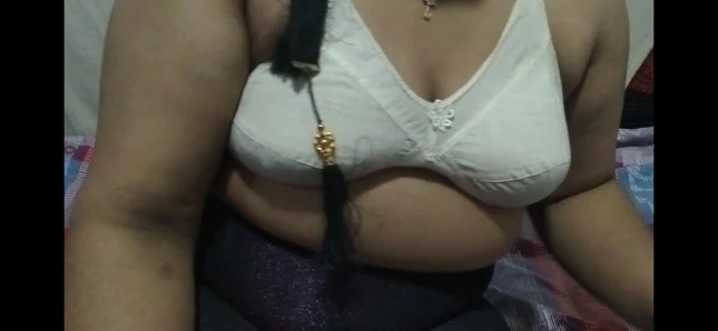 Kocam evde değil bu yüzden tek başıma zevkin tadını çıkarmaya çalıştım çok ateşliyim, videoyu izleyerek anlayacaksınız