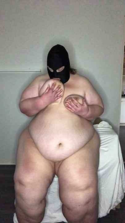 Ssbbw altında binicilik yapay penis sert ile sıçrayan memeler
