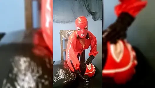 Lateks içinde mumyalanmış kölede aşırı nefes oyunu