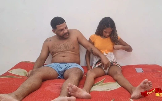 Üvey kızımla Netflix'te lucifer dizisini izliyorum