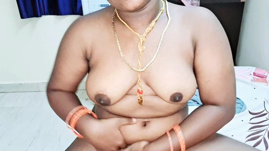 Tamil desi seksi çift büyük göğüsler ve ıslak meyve suyu amcık