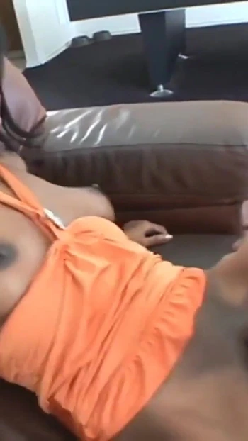 Захватывающий момент из "Monica Foster принимает кончу на нее! Она доит Lexington Steele!"