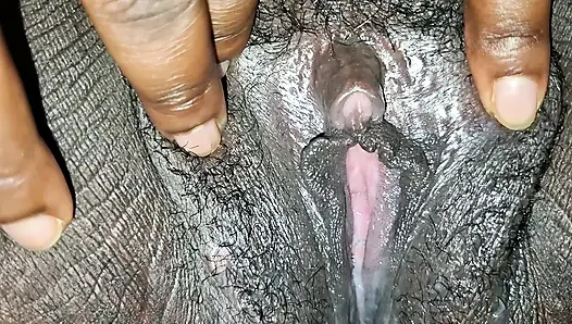 Dünyanın en güzel amcığını daha önce hiç görmedin.