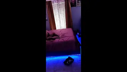 Kız odasında döllü