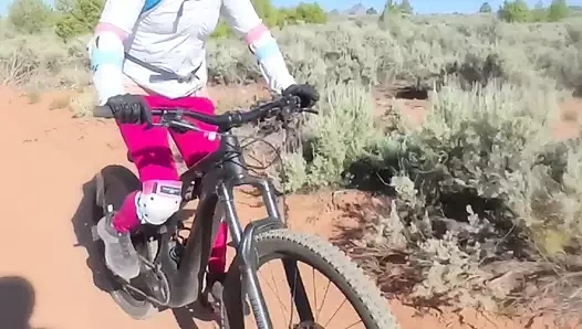 Çıplak göt mtb patikaları Kırgız Dağları