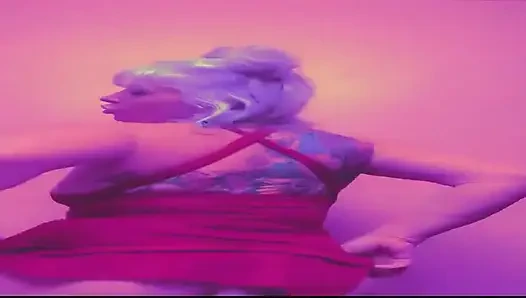 Canlandı.. Ne için? Senin Kırmızı Roketin için. Elbette