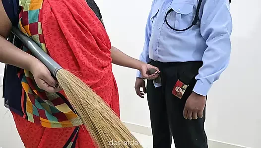 Security got nice handjob from hotel maid