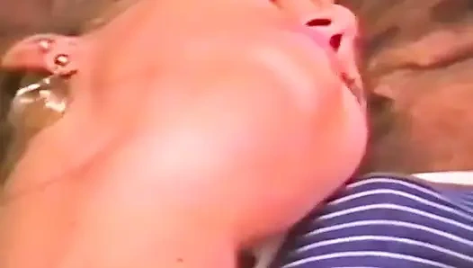 Ona ne söylerse yapacaktır