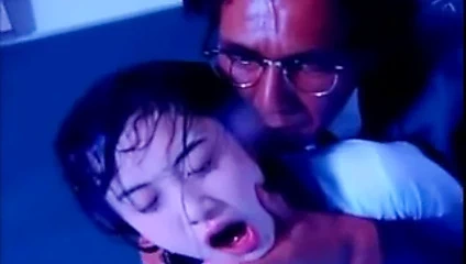 Asya genç öğrenci su ve halat esaret