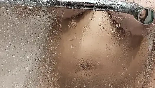 Büyük memeli üvey kız kardeş