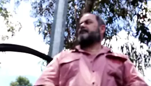 Etrafta kimse yokken parkta mastürbasyon yapmak