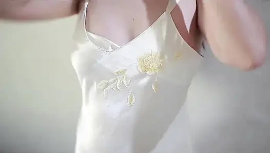 Süper mükemmel vücutlu hintli kız colmek'e zorlanıyor