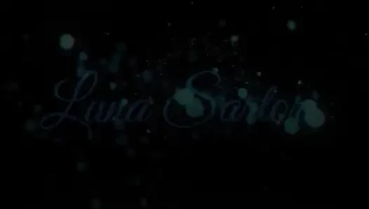 Latin genç luna sartori orgazm olurken dildo kendini sikiyor