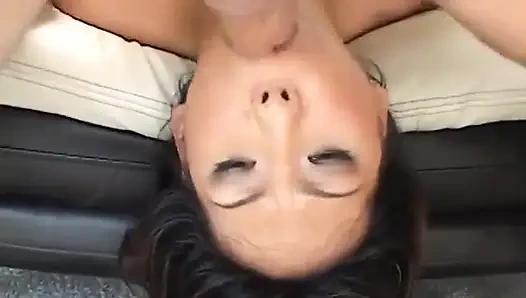 Asyalı sürtük Veronica grup seks yapıyor ve boşalıyor