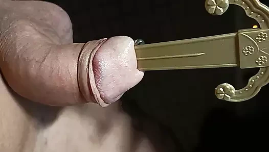 Kral Arthur'la yarağımda yatay olarak excalibur kılıcıyla oynuyorum