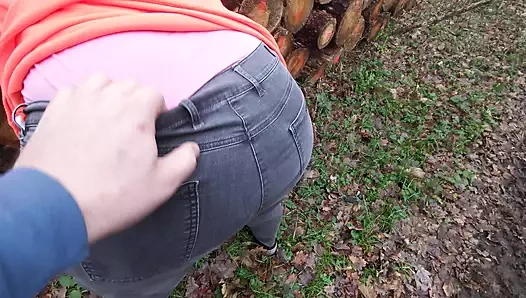 Ormanda yürüyüş yaparken eşek şaplak