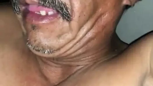 Latin baba sikme beni içinde onun araba