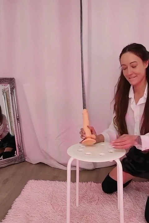 Charlotte Rose - dildo ve mirrors