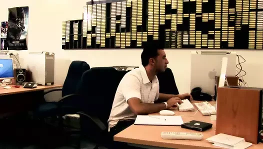 Cypress Isles ve Romana Ryder dörtlü sekste sikiliyor