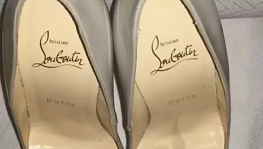 Christian louboutin döl pompalıyor