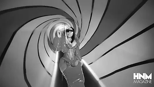 Megan sana aygır ve rubi gülü ve nicki minaj