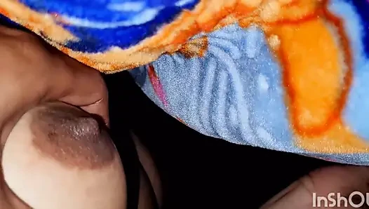Gece romantizmi kocasının yarağıyla oynuyor
