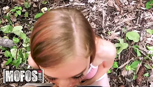 Seksi genç ava parker parkta büyük bir yarak berbat - mofos