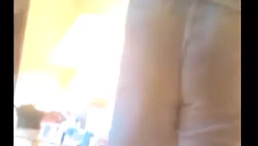 Beyaz bodur pantolonlu puma ganimet