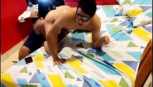 Olgun bir Venezuelalı göçmeni siktim ama sonunda sikildim.