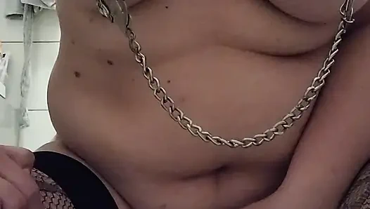 Asa ile yoğun dildo binme seansı, orgazmla bitiyor