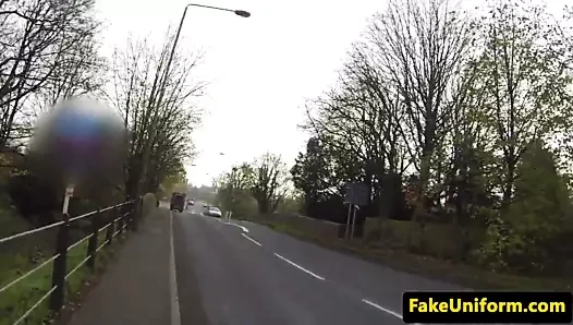 Busty Birleşik Krallık sürtük analfucked tarafından üniformalı polis