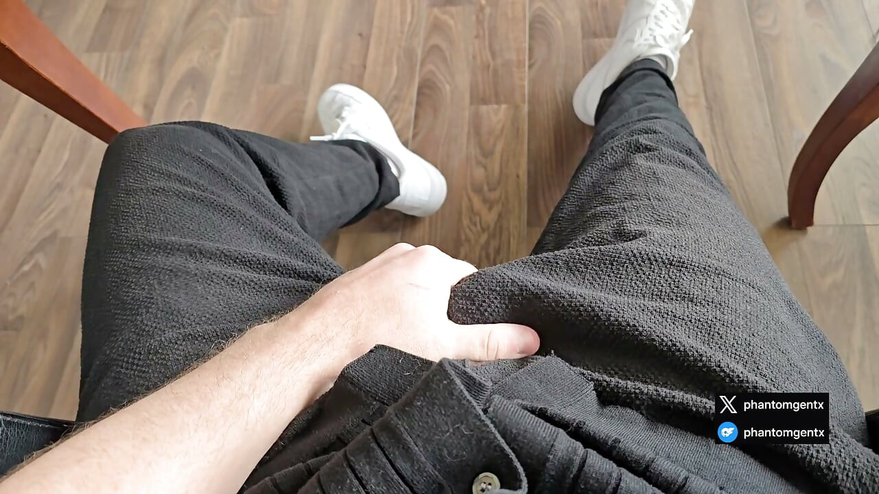 Öğle Molası - Maskeli Alman Baba Beyaz Calvin Klein İçinden Kalın Sikini Ovuşturuyor