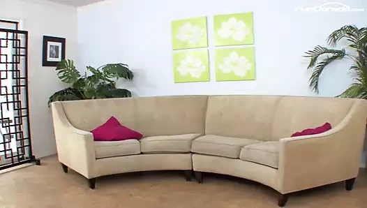 Kirli 48yo anne üvey kızı ile oynuyor